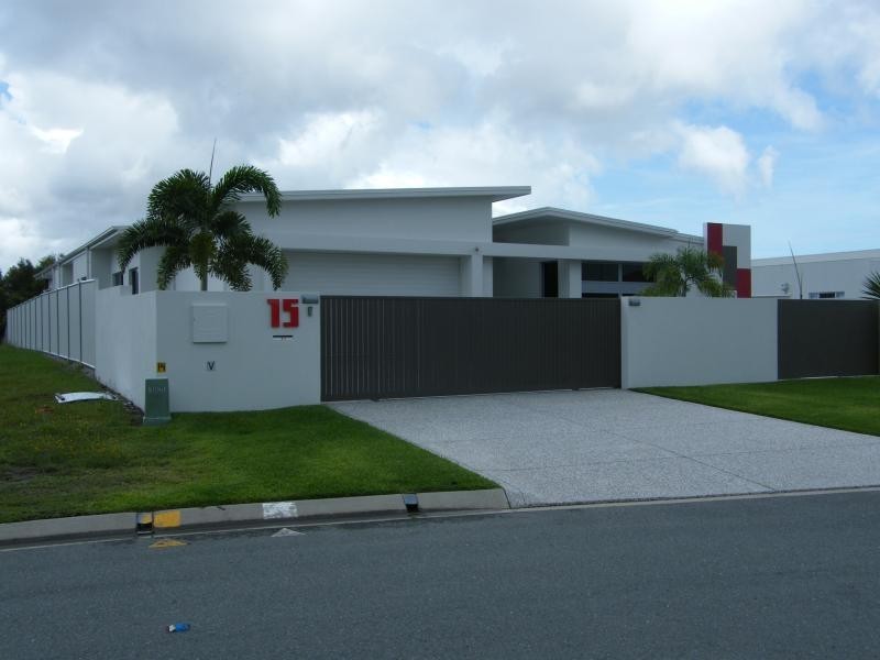 15 Rutherford Place, Pelican Waters QLD 4551