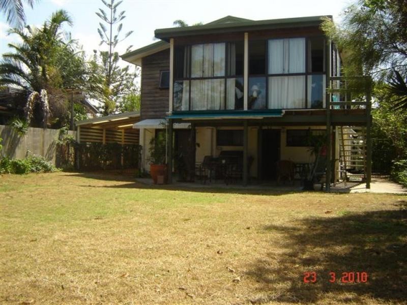 32 Currimundi Rd, Currimundi QLD 4551