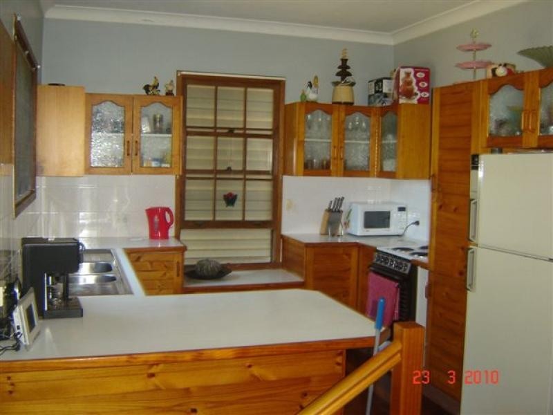 32 Currimundi Rd, Currimundi QLD 4551