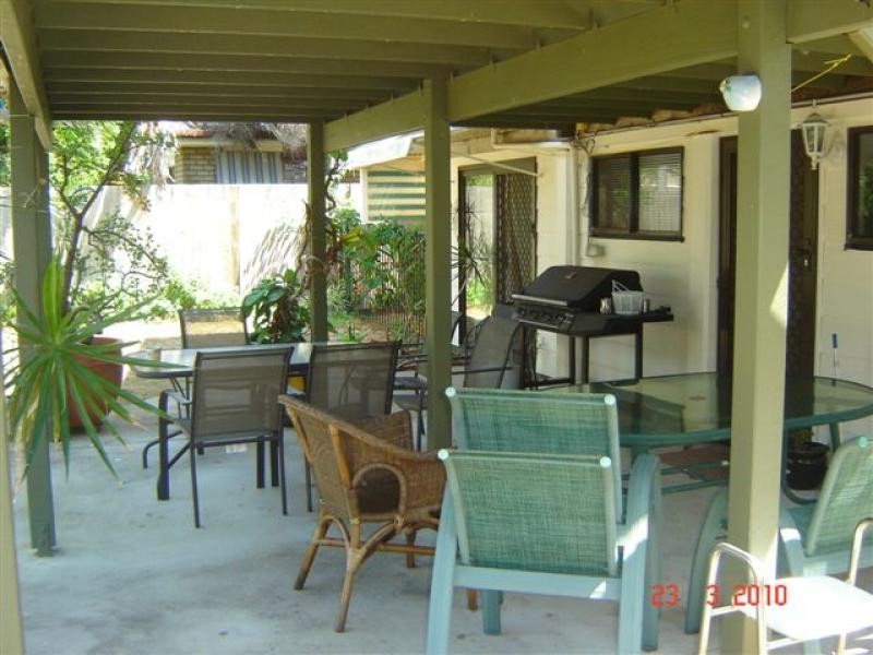 32 Currimundi Rd, Currimundi QLD 4551