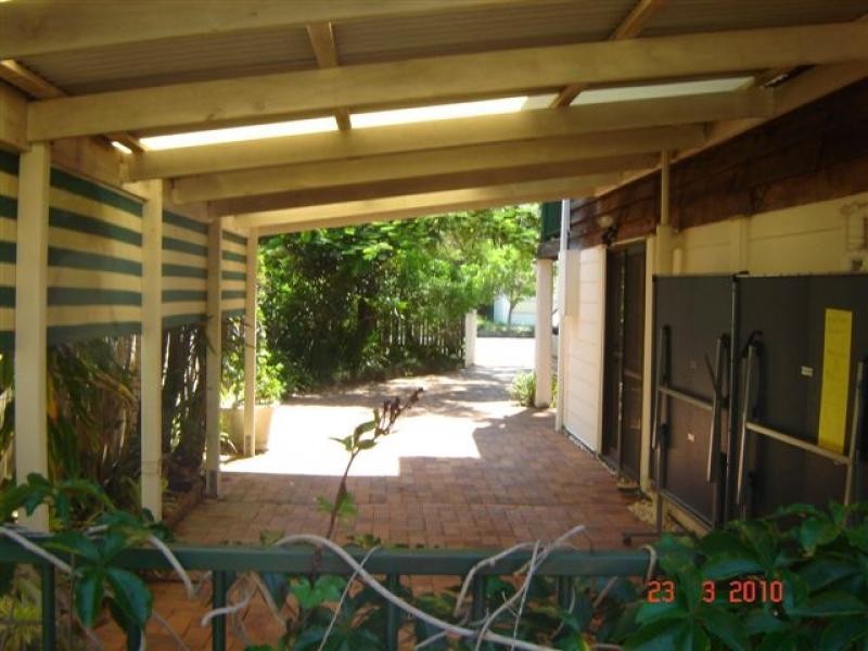 32 Currimundi Rd, Currimundi QLD 4551