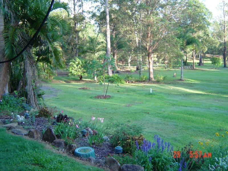 407 Connection Rd, Mooloolah Valley QLD 4553