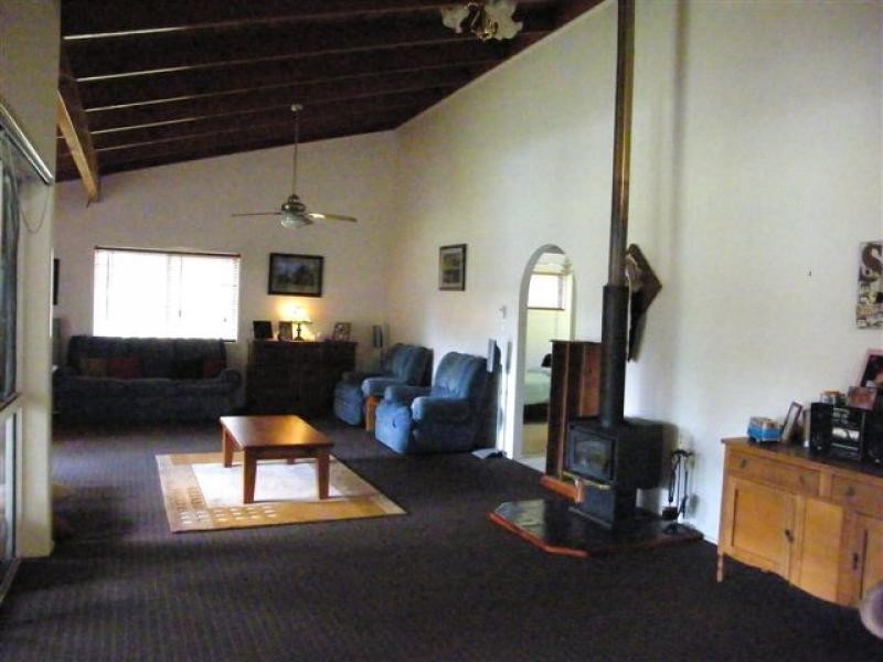 407 Connection Rd, Mooloolah Valley QLD 4553