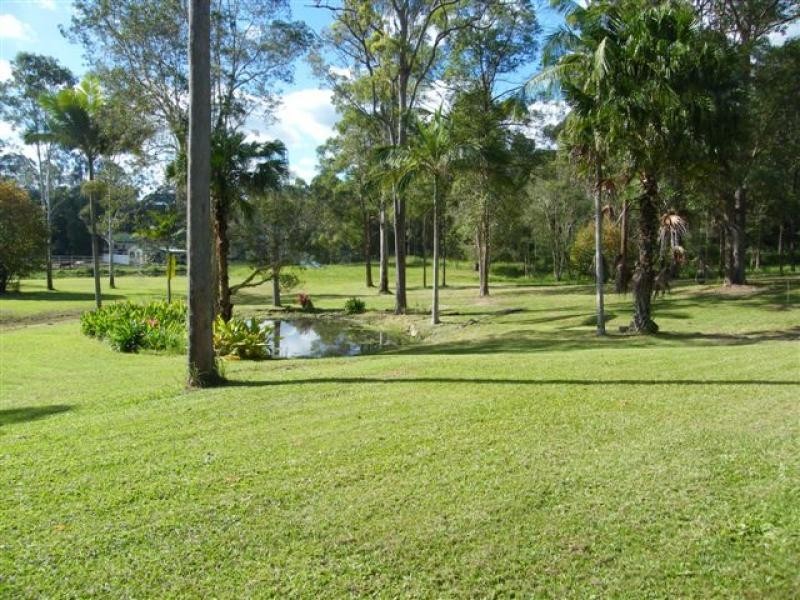 407 Connection Rd, Mooloolah Valley QLD 4553