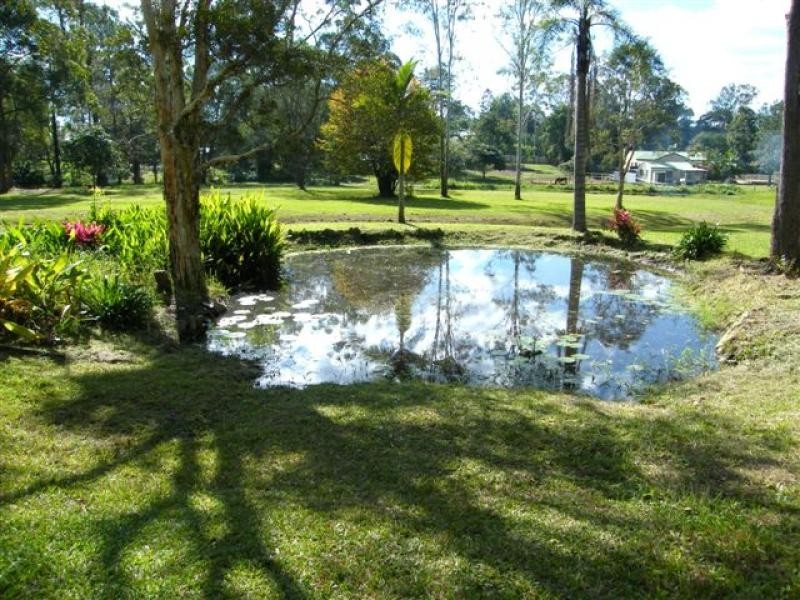 407 Connection Rd, Mooloolah Valley QLD 4553