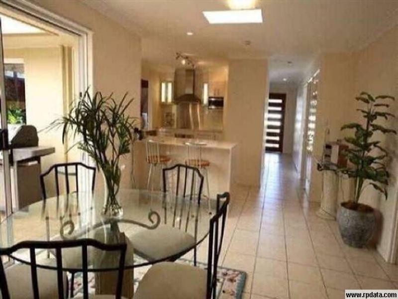 6 Driftwood Crt, Bokarina QLD 4575