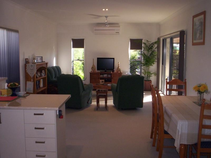 2/210 Westminster, Golden Beach QLD 4551