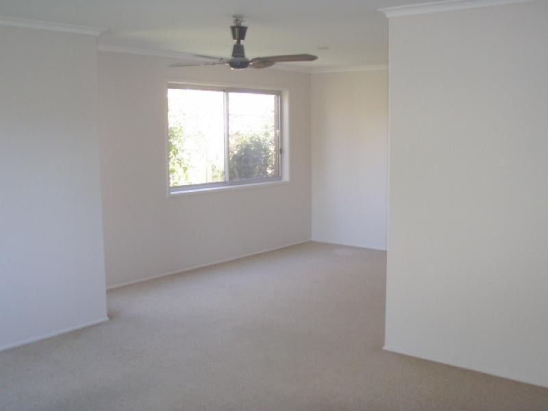 5 NAPALLE, Warana QLD 4575