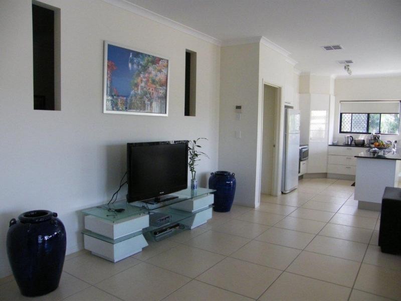 2/4 Andrew Avenue, Little Mountain QLD 4551