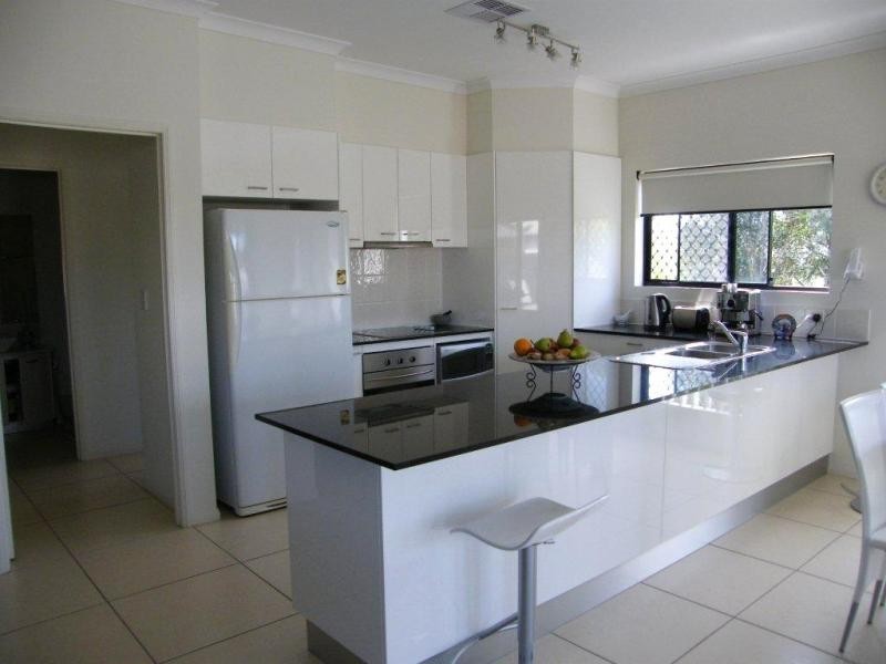 2/4 Andrew Avenue, Little Mountain QLD 4551