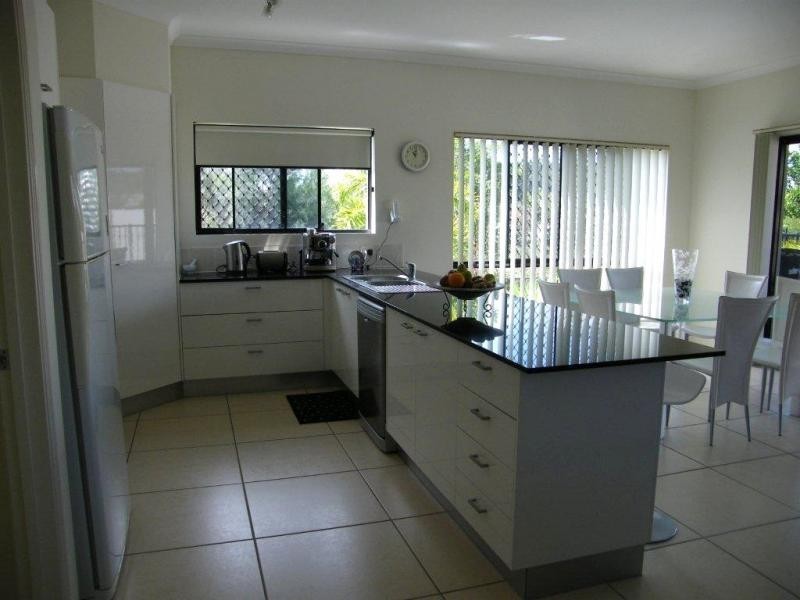2/4 Andrew Avenue, Little Mountain QLD 4551