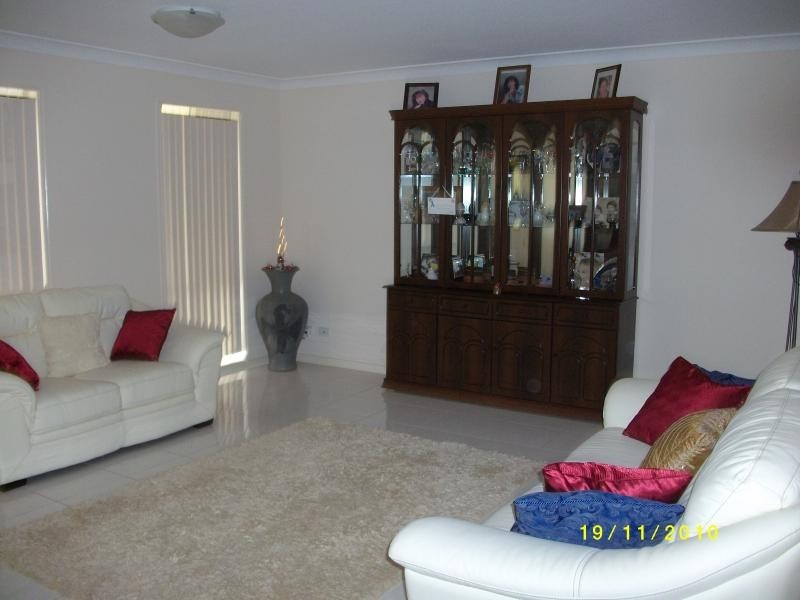 37 Hillivew Crescent, Little Mountain QLD 4551