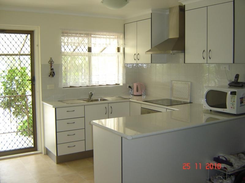 4/4 Anthony Ave, Mooloolaba QLD 4557