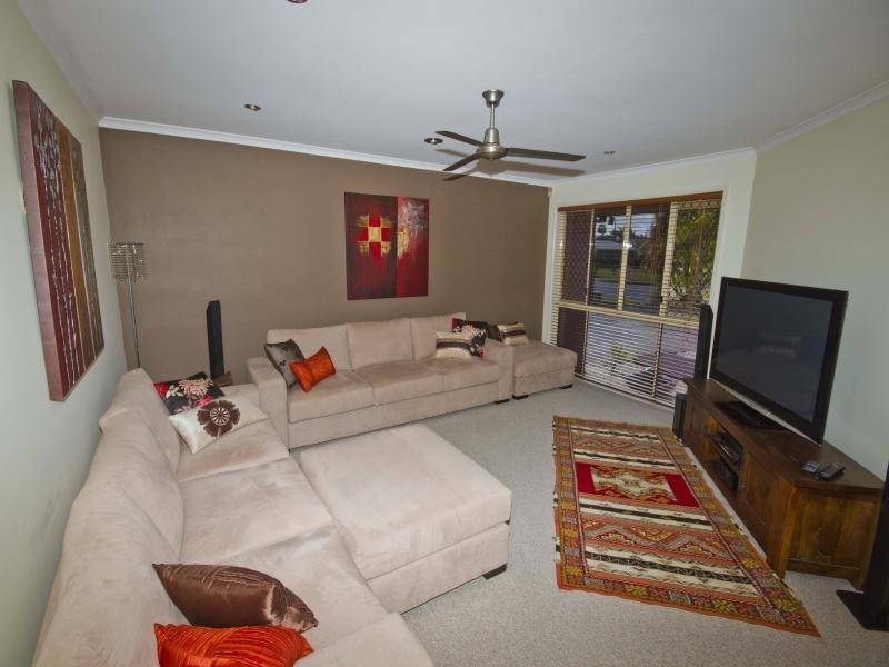 14 Rhodes Place, Aroona QLD 4551