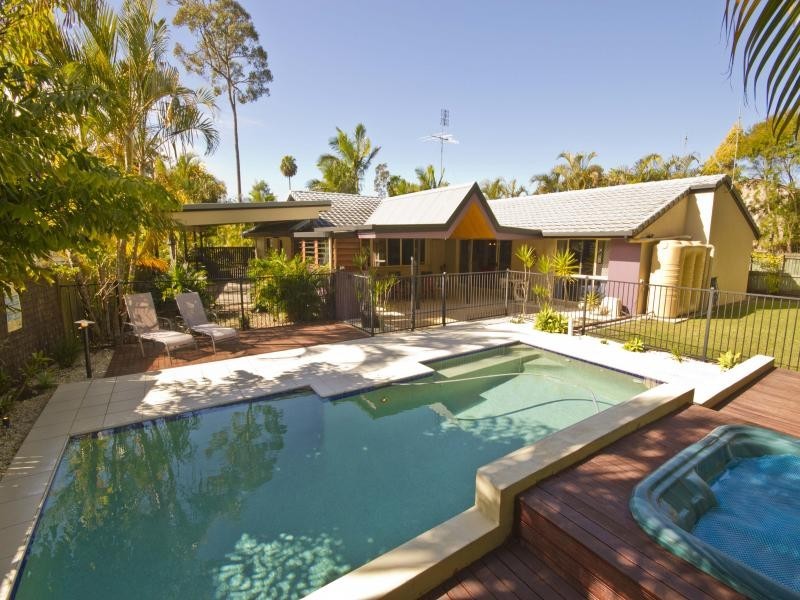 14 Rhodes Place, Aroona QLD 4551