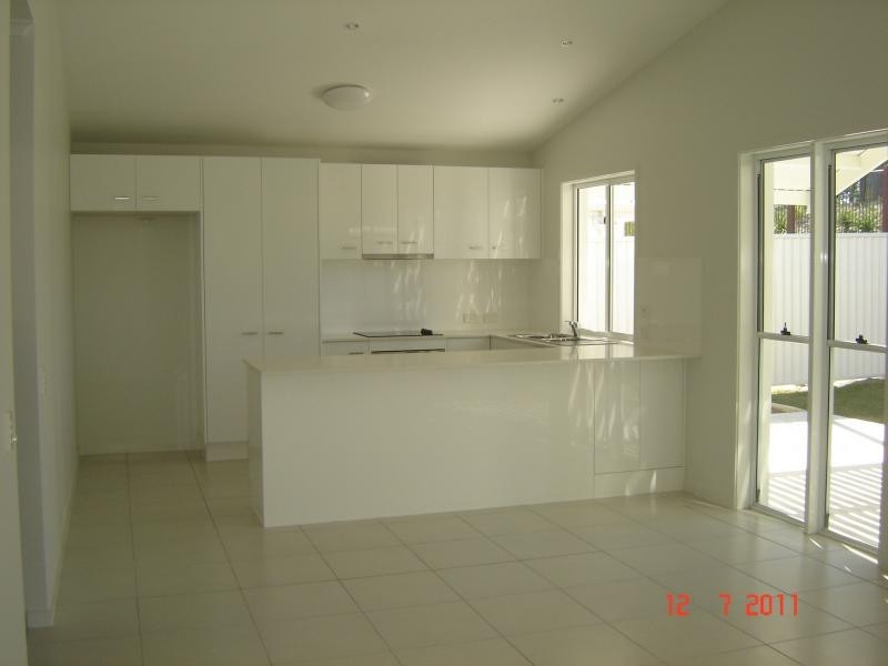 25 Riverstone Cres, Little Mountain QLD 4551