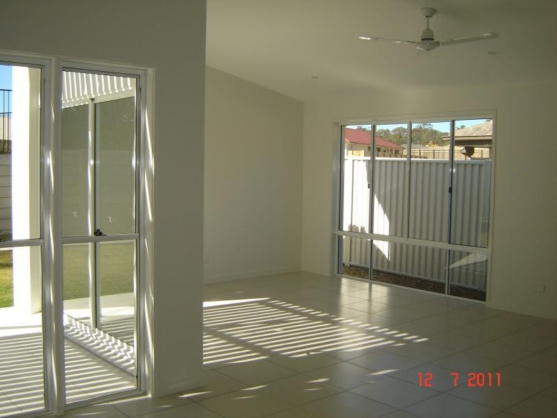 25 Riverstone Cres, Little Mountain QLD 4551