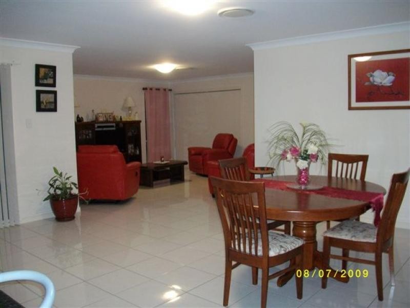 37 Hillview Cres, Little Mountain QLD 4551