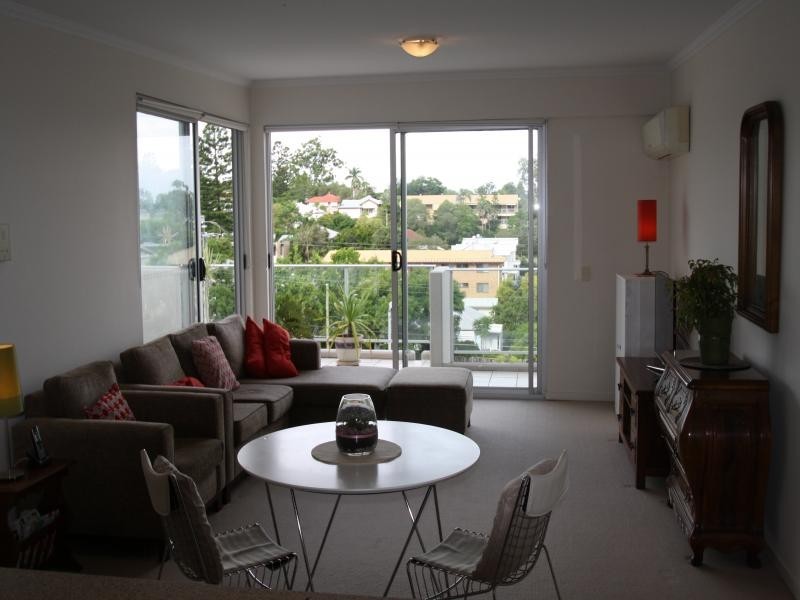 110/101 Clarence Road, Indooroopilly QLD 4068