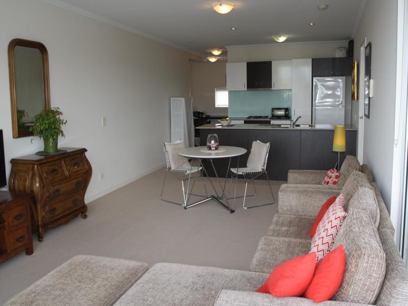 110/101 Clarence Road, Indooroopilly QLD 4068