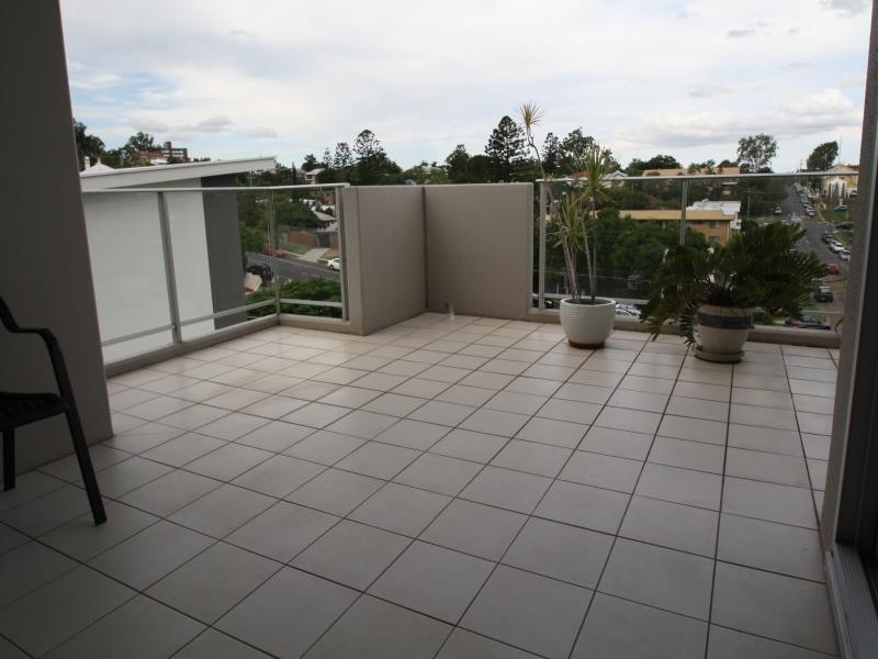 110/101 Clarence Road, Indooroopilly QLD 4068