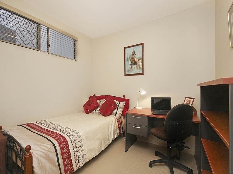 2/10 Vernon Terrace, Teneriffe QLD 4005
