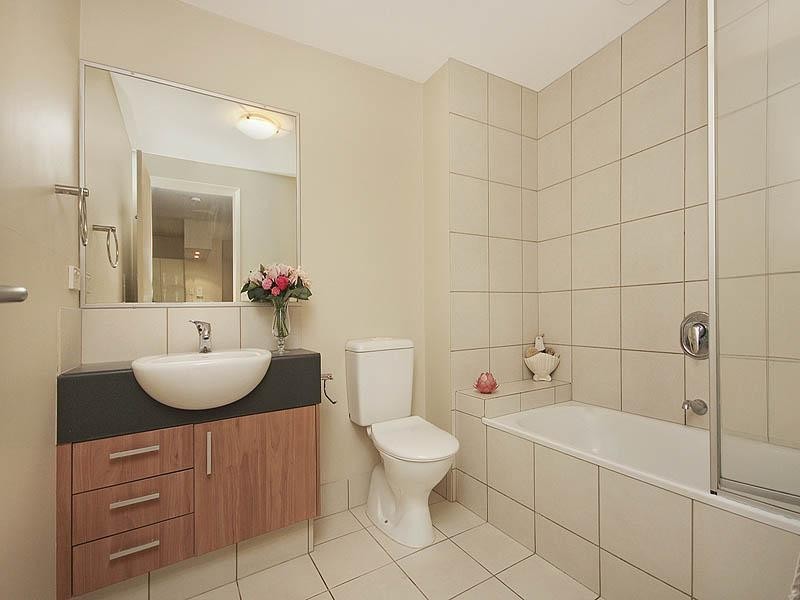 2/10 Vernon Terrace, Teneriffe QLD 4005