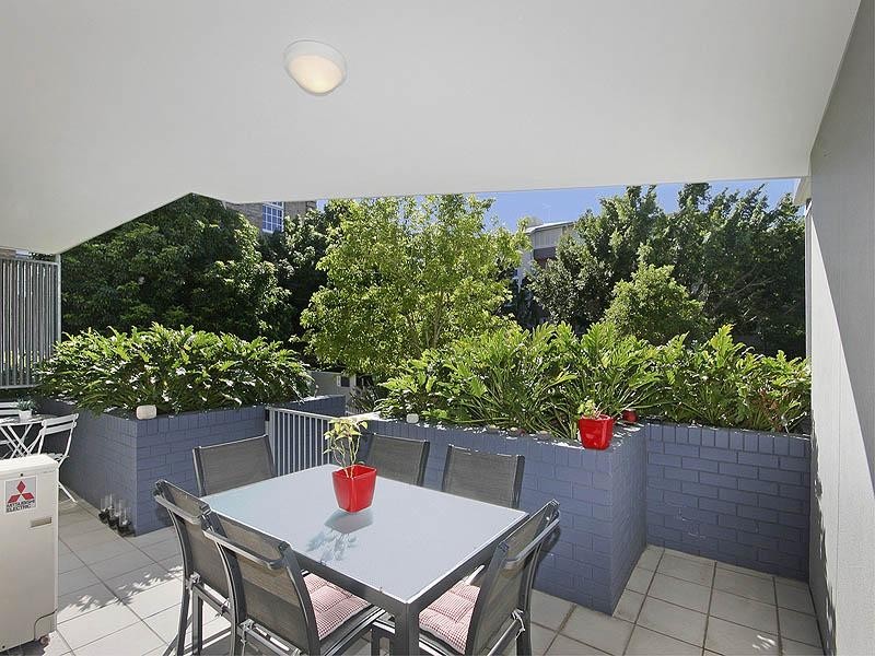 2/10 Vernon Terrace, Teneriffe QLD 4005