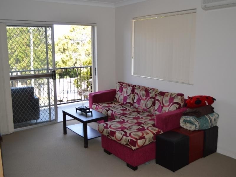 2/7 Khartoum Street, Gordon Park QLD 4031