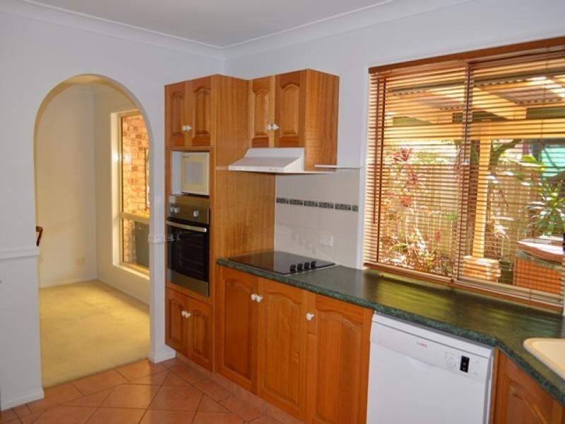 16 Monet Crescent, Mackenzie QLD 4156