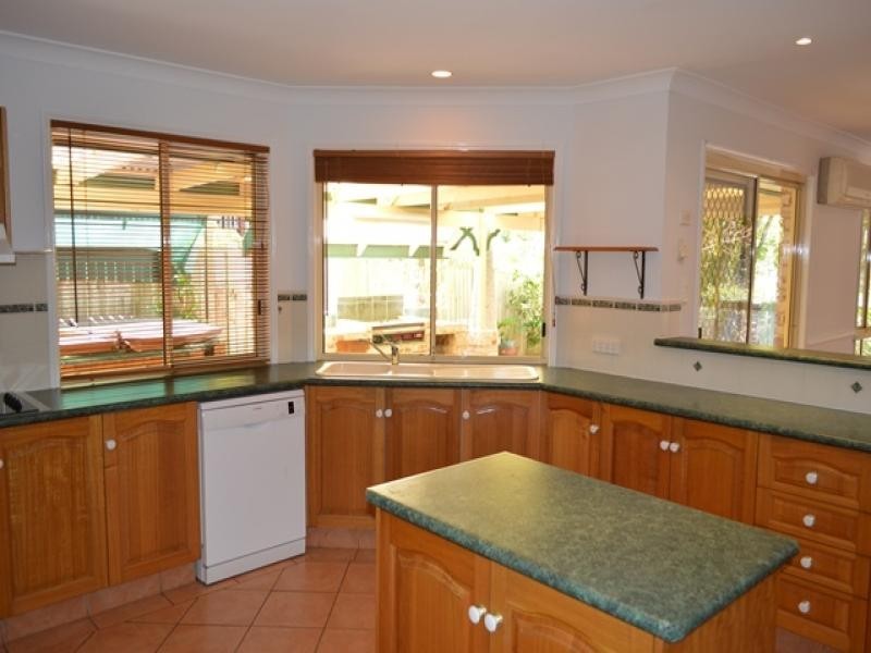 16 Monet Crescent, Mackenzie QLD 4156