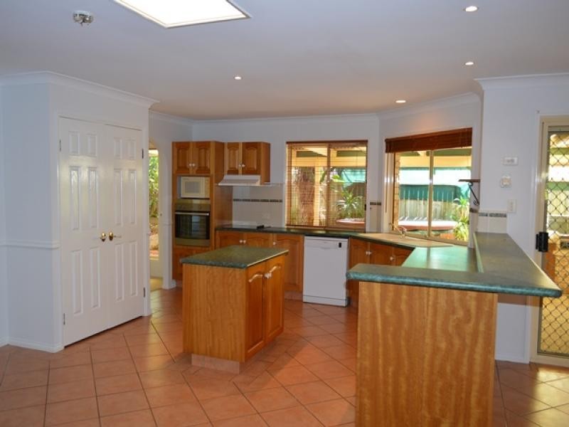 16 Monet Crescent, Mackenzie QLD 4156