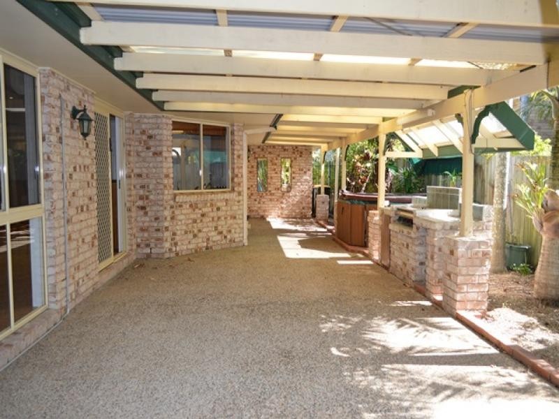 16 Monet Crescent, Mackenzie QLD 4156