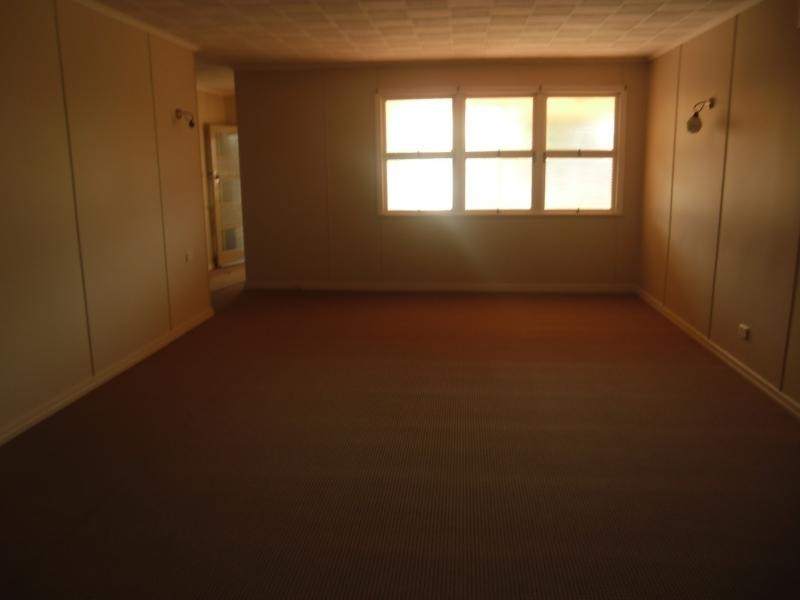 41a Macquarie Street, Booval QLD 4304