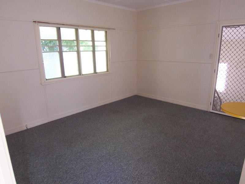 2/2 Gilmore Street, Leichhardt QLD 4305
