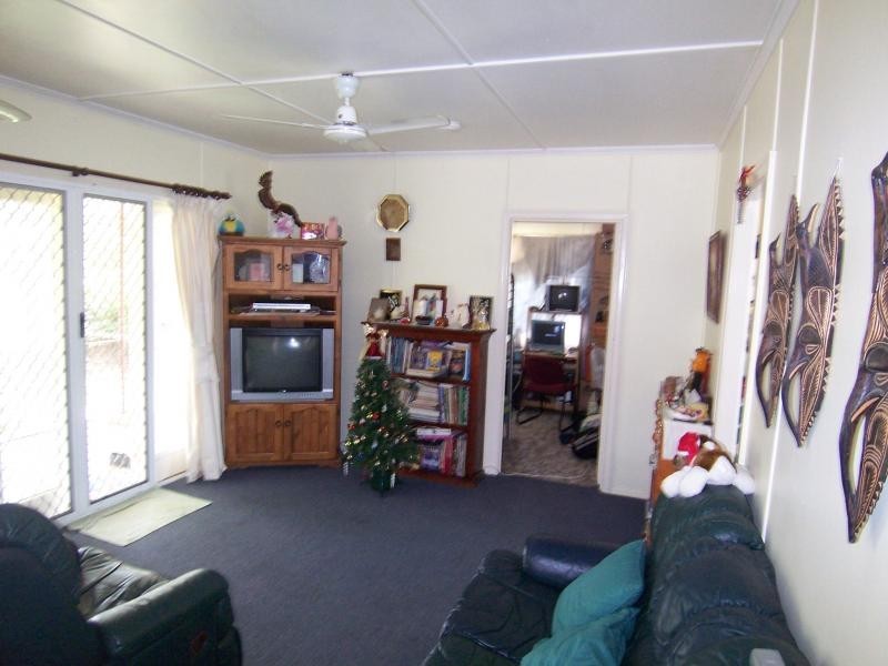 34 Dell Street, Eastern Heights QLD 4305