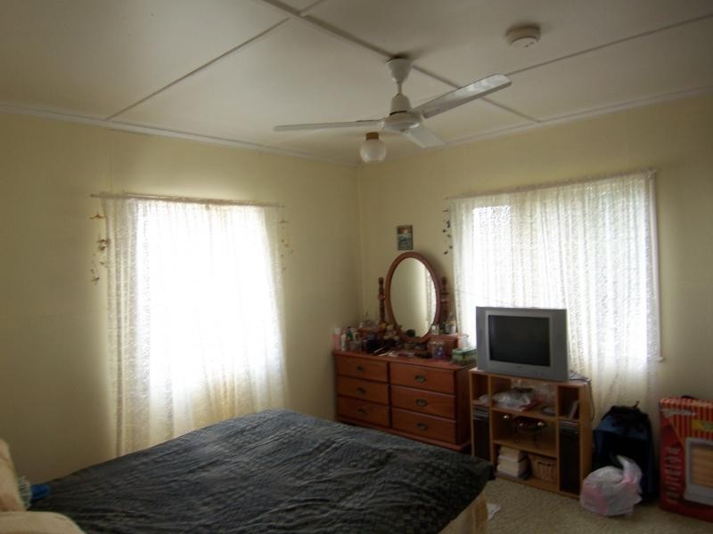 34 Dell Street, Eastern Heights QLD 4305