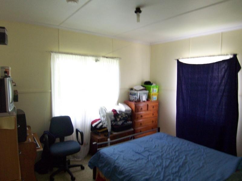 34 Dell Street, Eastern Heights QLD 4305