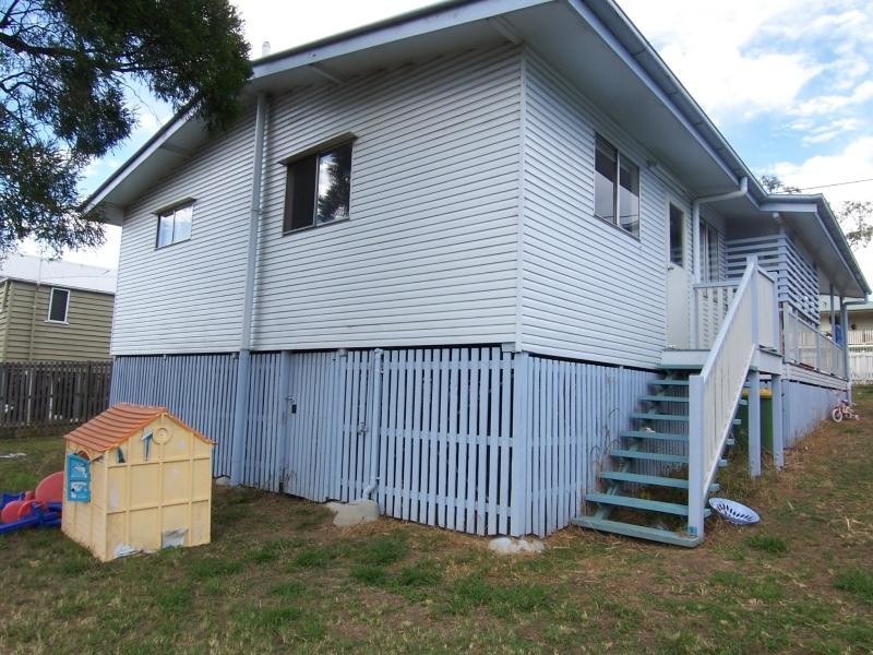 23 Denman Street, Leichhardt QLD 4305