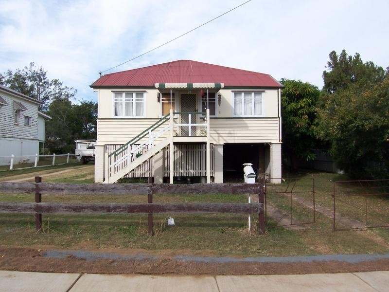 56 MacQuarie Street, Silkstone QLD 4304