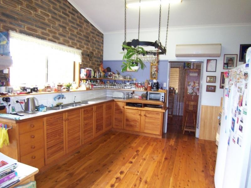 955 Pine Mountain Rd, Pine Mountain QLD 4306