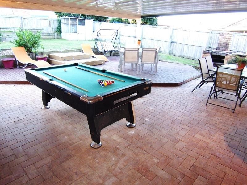 37 Sealy Street, Silkstone QLD 4304