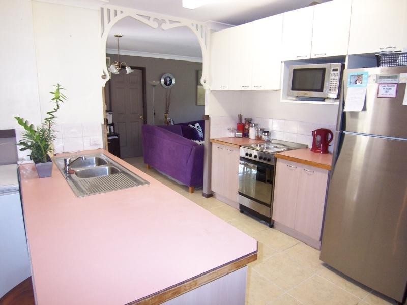 37 Sealy Street, Silkstone QLD 4304