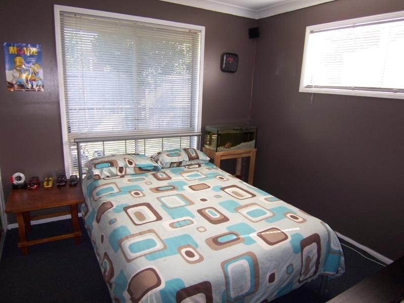 37 Sealy Street, Silkstone QLD 4304