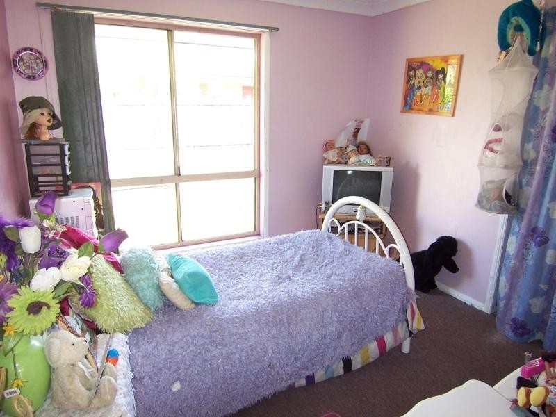 37 Sealy Street, Silkstone QLD 4304