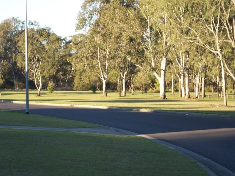 37 Sealy Street, Silkstone QLD 4304