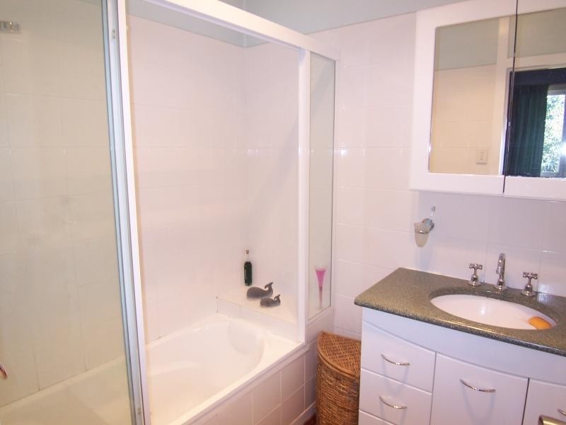 10 Edwards Street, Eastern Heights QLD 4305