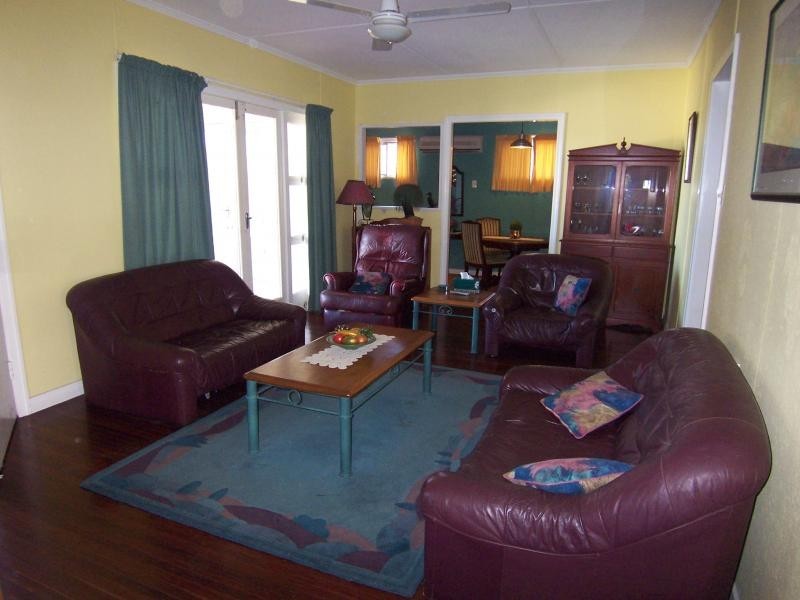 10 Edwards Street, Eastern Heights QLD 4305