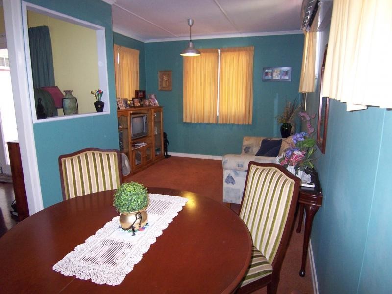 10 Edwards Street, Eastern Heights QLD 4305