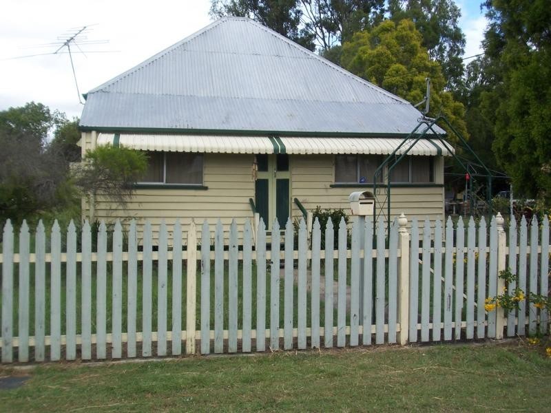 21 CHUBB STREET, One Mile QLD 4305